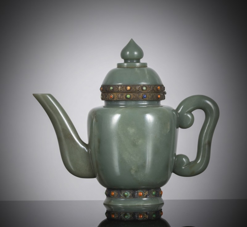 A metal-mounted and gemstone-inset jade teapot - 图2