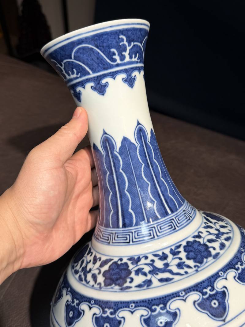 清光绪 青花缠枝莲赏瓶 - 图11