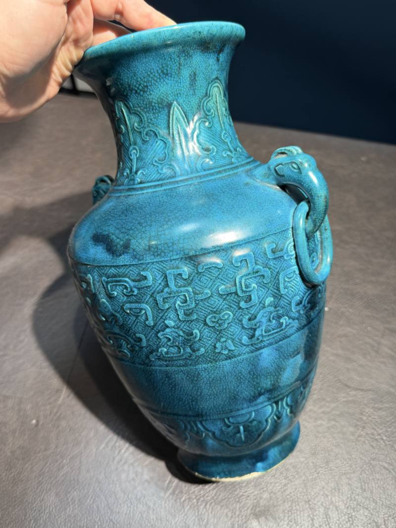 清乾隆 孔雀绿釉仿青铜器饕餮纹兽耳尊 - 图6
