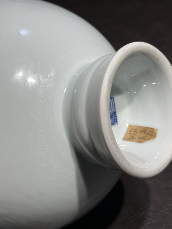 清雍正 白釉暗刻八宝纹高足碗一对 - 图15