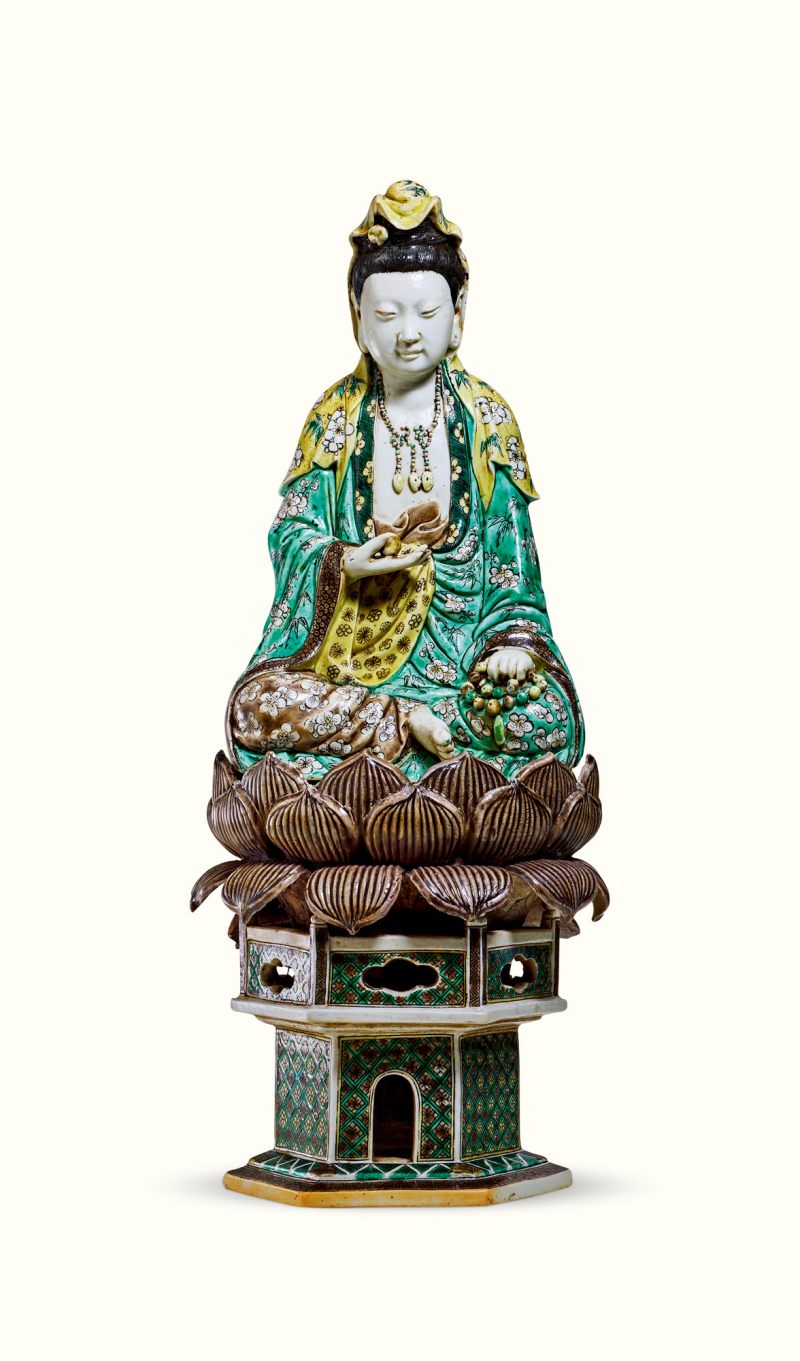 清康熙 素三彩观音坐像