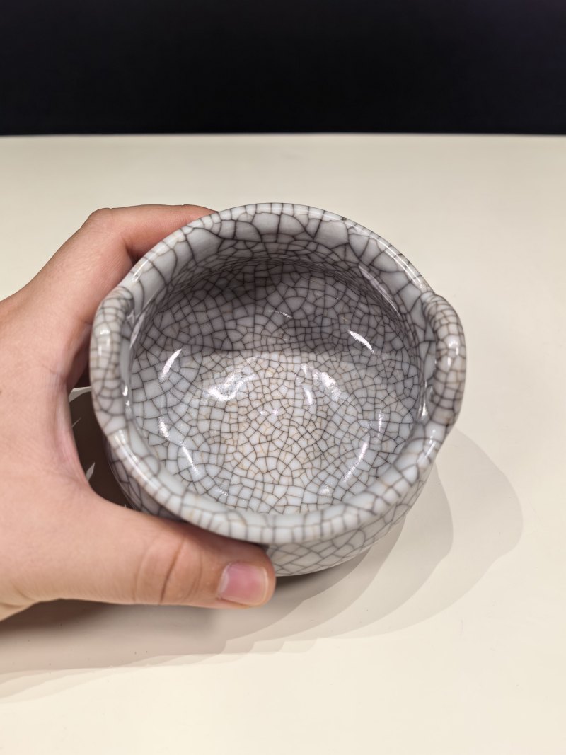 清雍正 仿哥釉鬲式双耳炉 - 图5