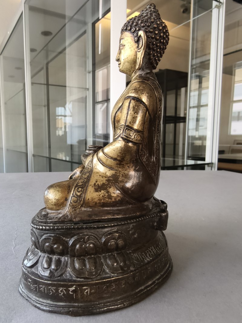 A GILT-COPPER FIGURE OF BUDDHA SHAKYAMUNI - 图21