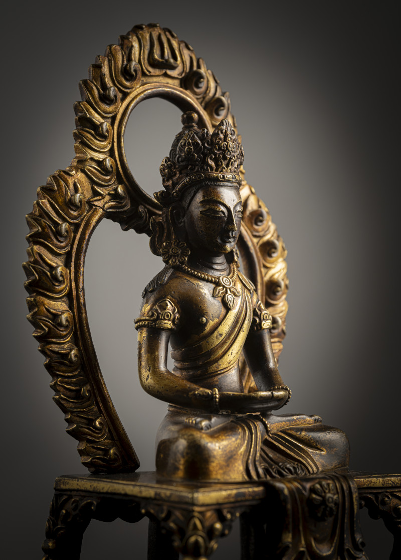 A gilt-bronze figure of Amitayus seated on a throne - 图4