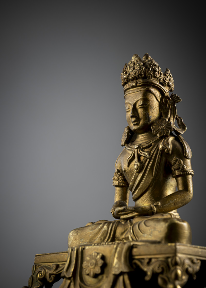 A gilt-bronze figure of Amitayus seated on a throne - 图4