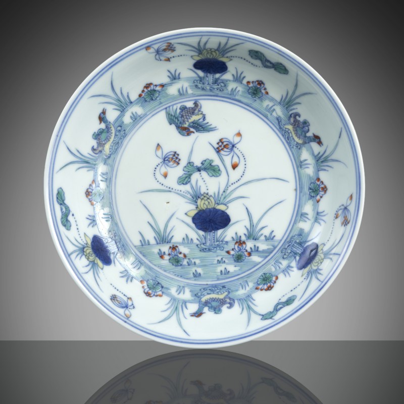 Fine 'Doucai' plate with lotus pond and birds
