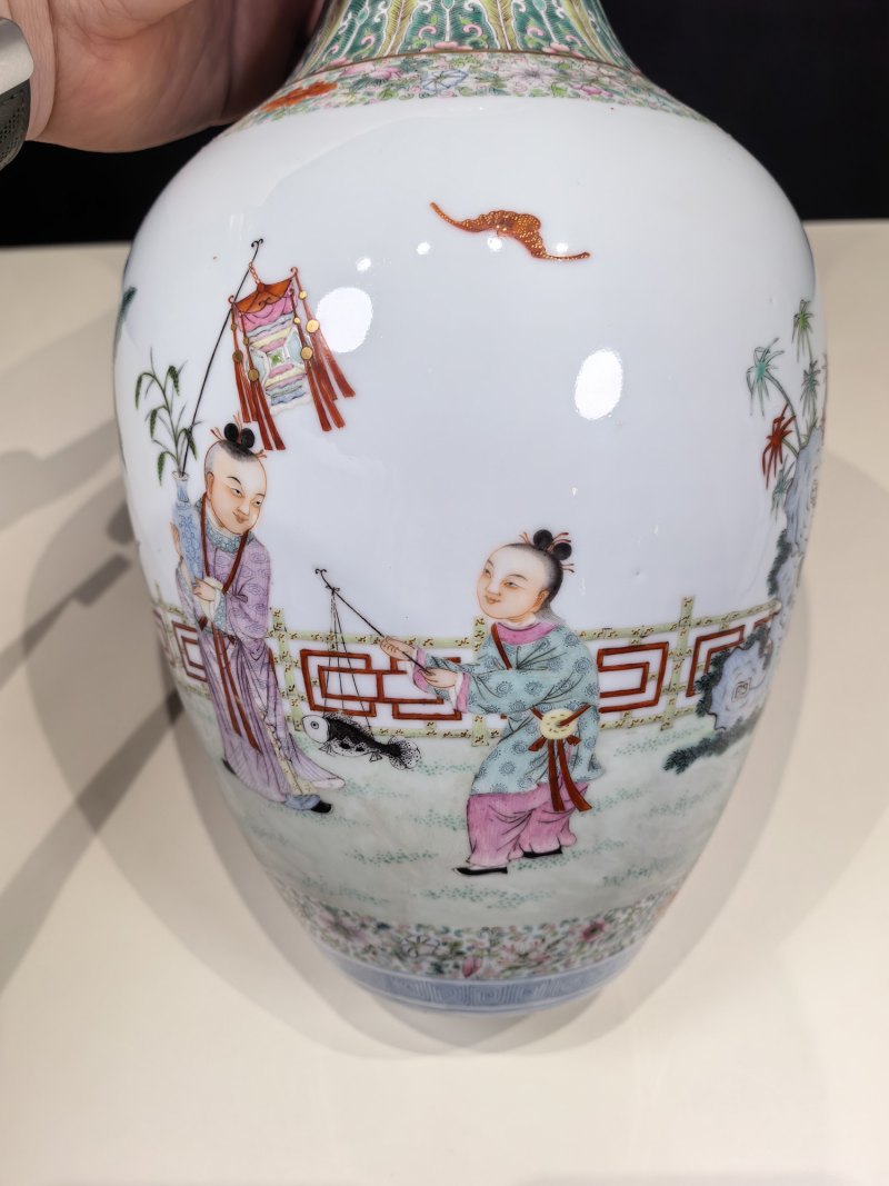 民国 粉彩婴戏图瓶 - 图6