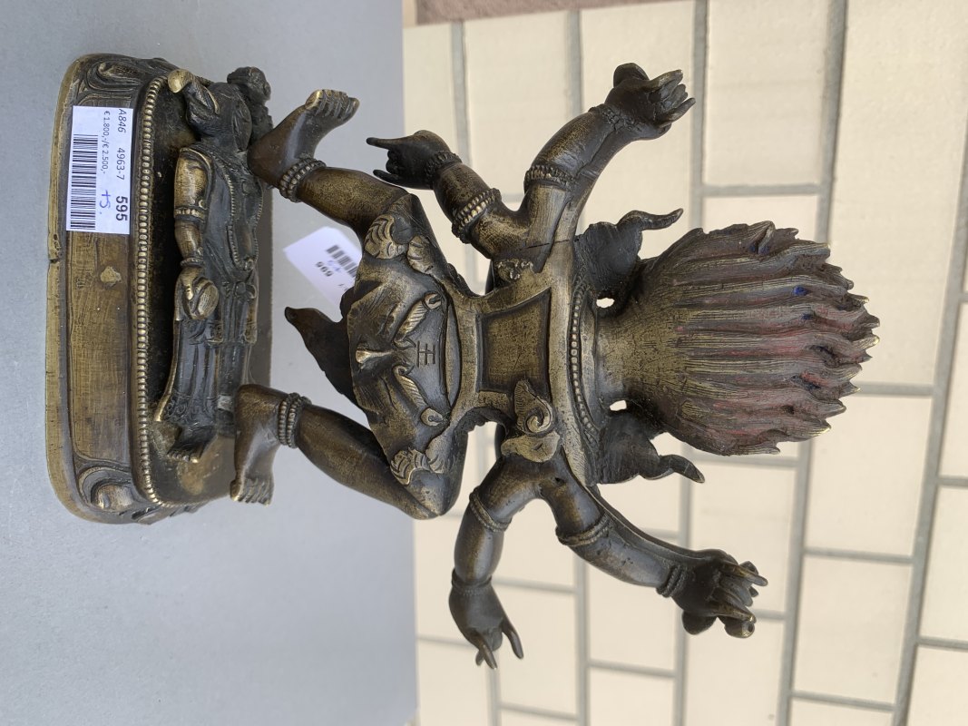A bronze figure of Sadbhujamahakala - 图8