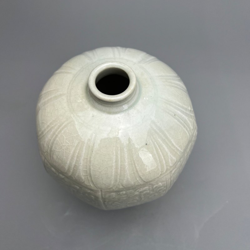 明代 青白釉剔花八方梅瓶 - 图12
