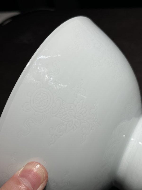 清雍正 白釉暗刻八宝纹高足碗一对 - 图16