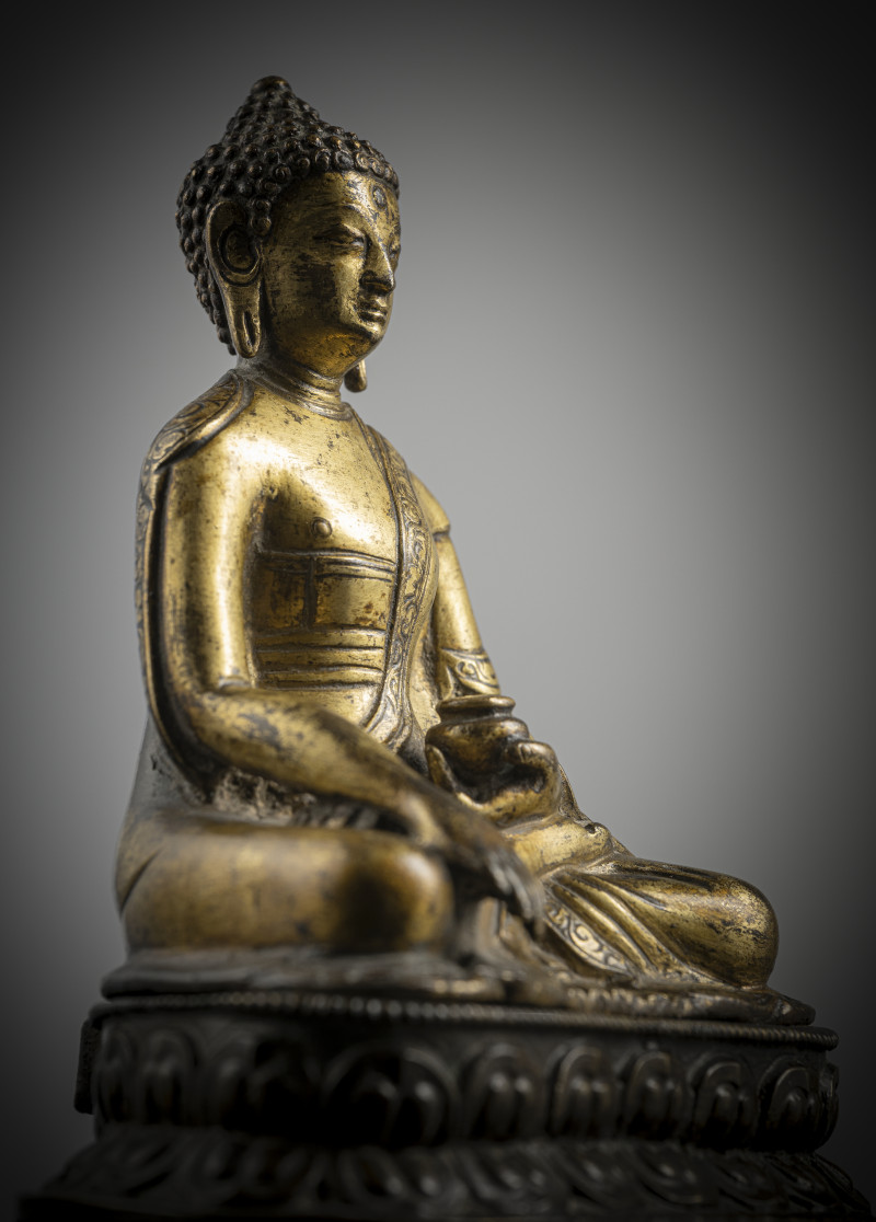 A GILT-COPPER FIGURE OF BUDDHA SHAKYAMUNI - 图5