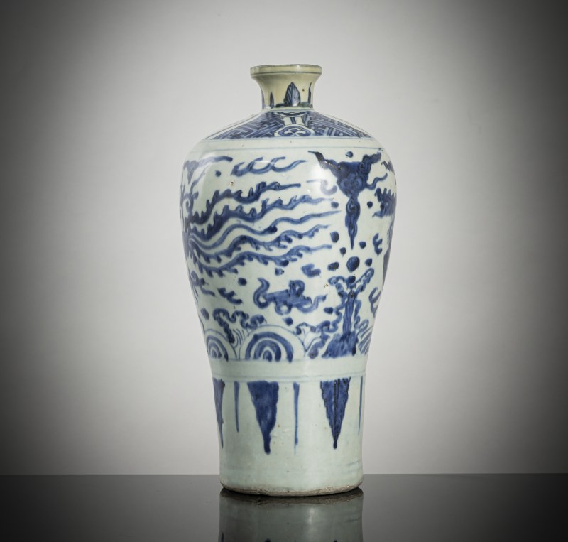 An underglaze blue decorated meiping with phoenix decoration above waves - 图2