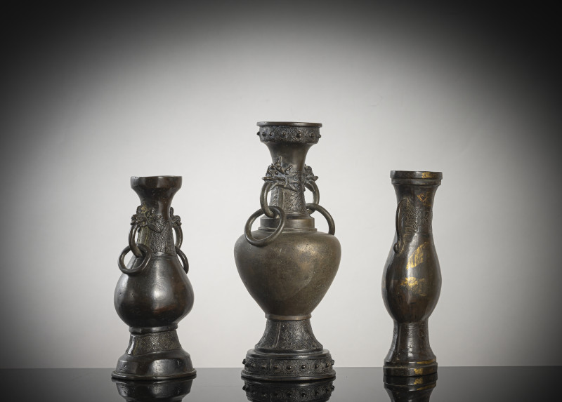 A group of three bronze vases, one with partial fire gilding - 图2