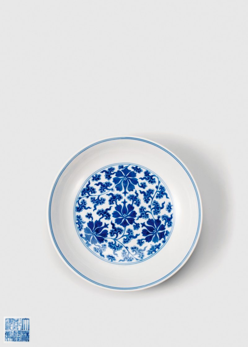 清乾隆·青花缠枝莲纹盘