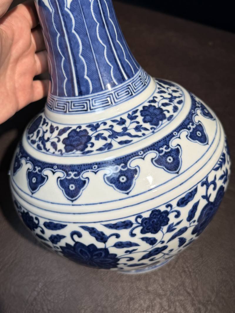 清光绪 青花缠枝莲赏瓶 - 图12
