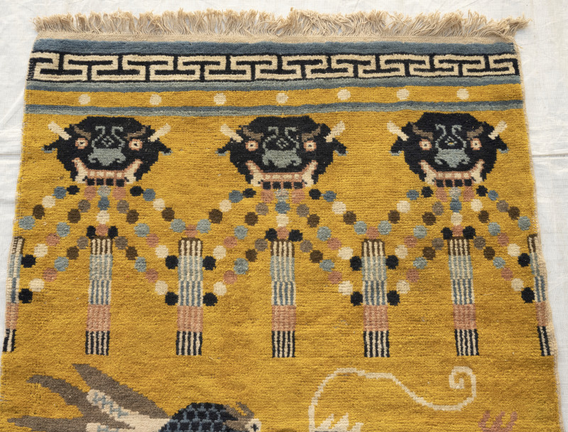 Column carpet, yellow ground, dragon and three demon heads - 图5