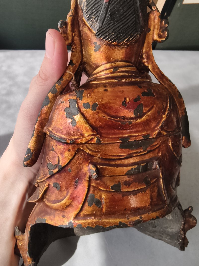 Bronze of Bixia with lacquer gilding depicted seated in a European posture - 图6