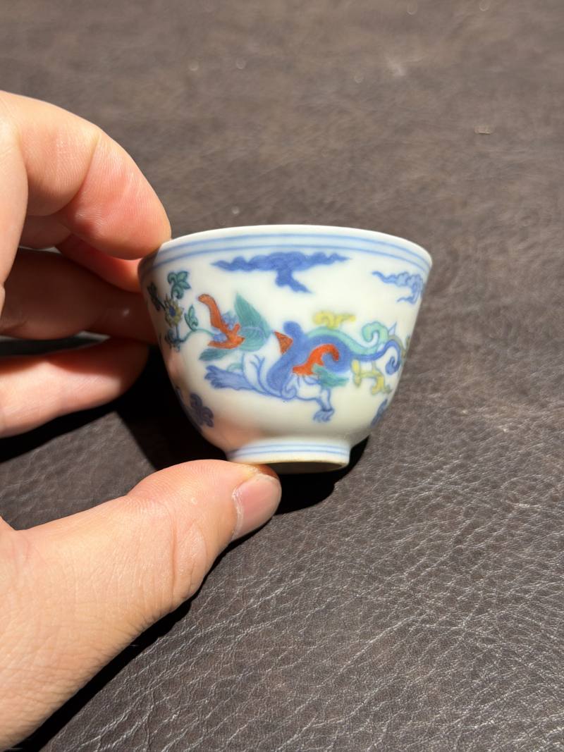 明成化 斗彩螭龙纹杯 - 图5