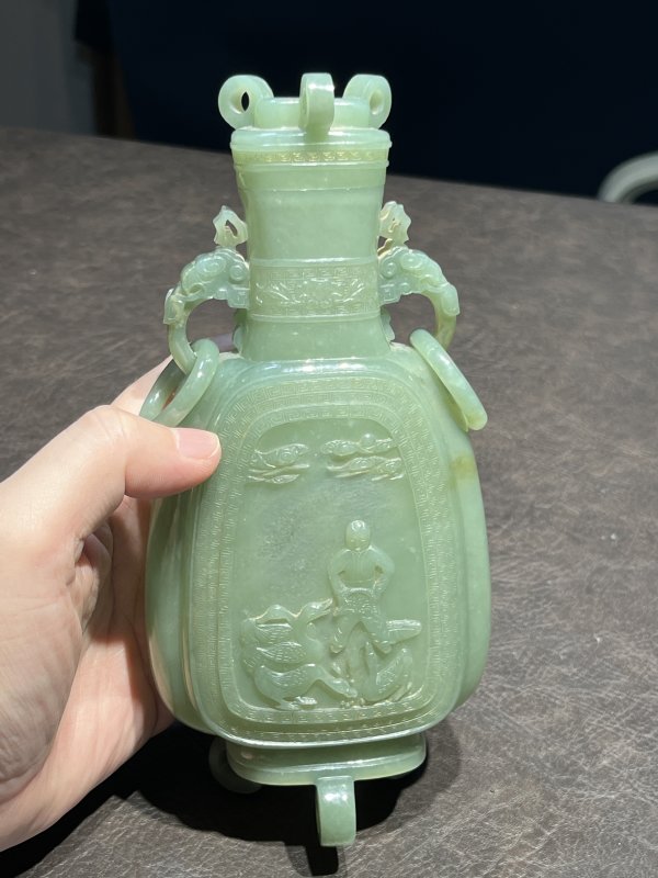 清乾隆 青玉戗金御题诗双龙耳衔环三足盖瓶 - 图5