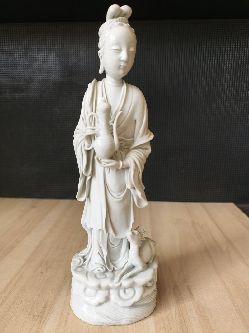 A Dehua figurine of an immortal with a deer and a jug - 图6