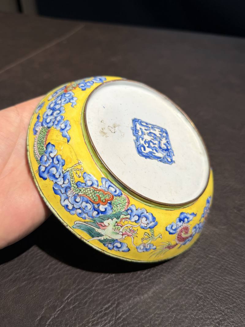 清乾隆 铜胎云龙花卉纹珐琅盘 - 图7