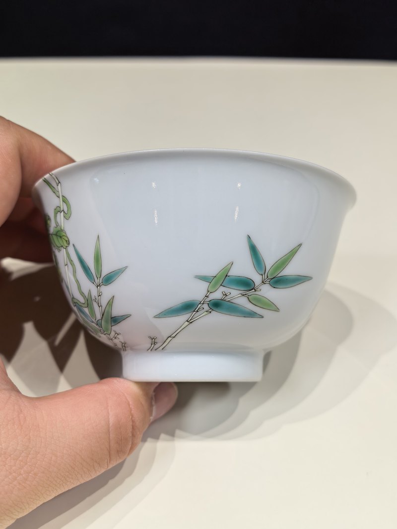 清乾隆 粉彩过枝癞瓜纹碗 - 图8