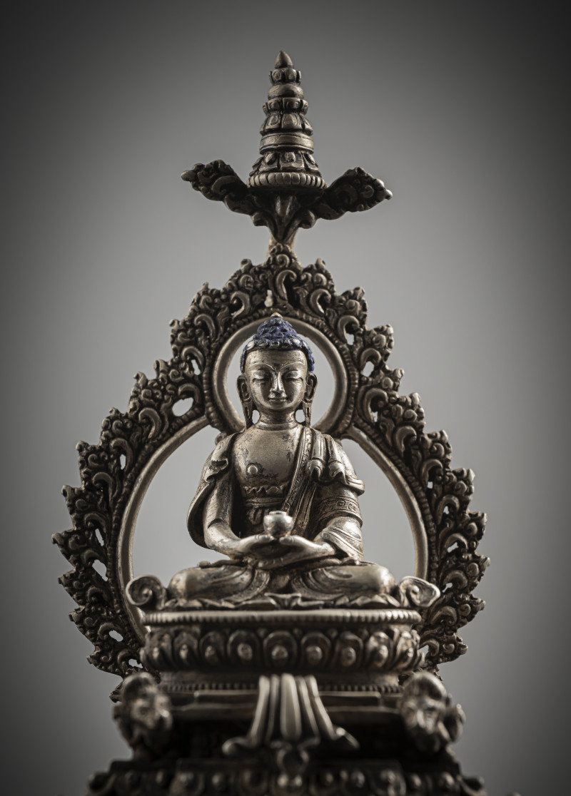 a silver figure of Buddha Shakyamuni - 图3