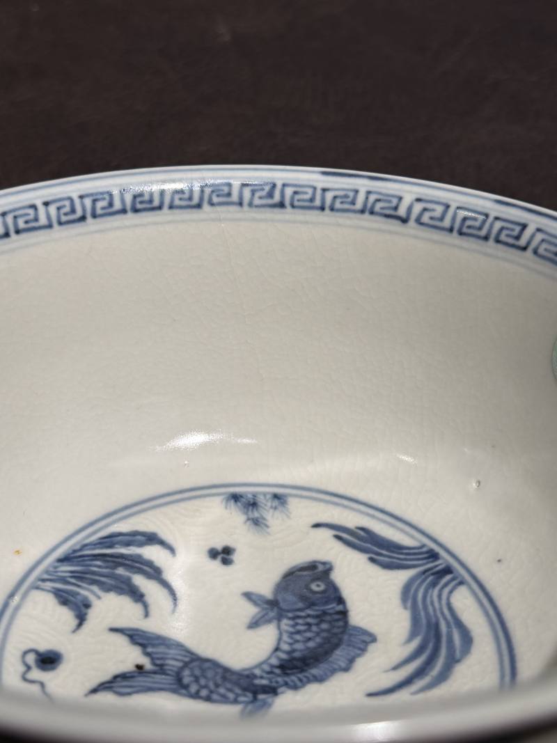 明空白期 青花暗刻海水鱼藻纹碗 - 图15