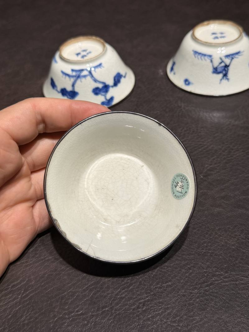 清康熙 青花“鹤鹿同春”若深杯一组三只 - 图9