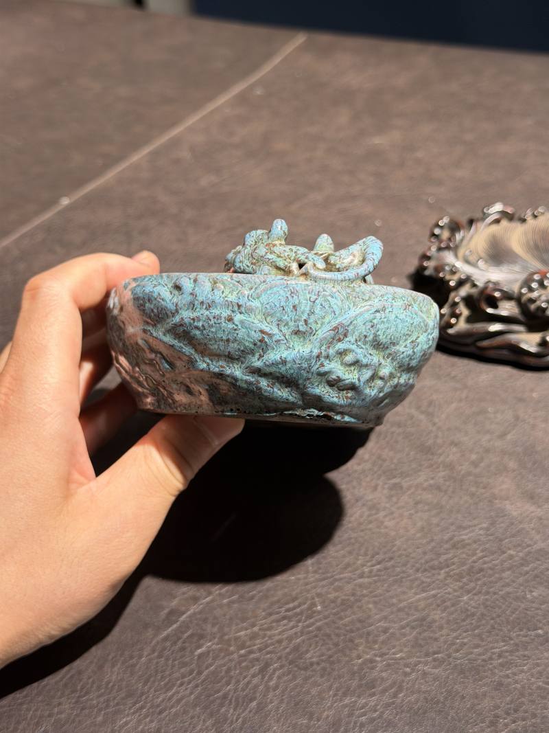 清雍正 炉钧釉海水蟠龙灵芝如意洗（配木座） - 图11