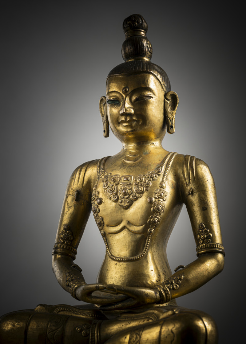 A gilt-repoussé figure of Amitayus - 图5