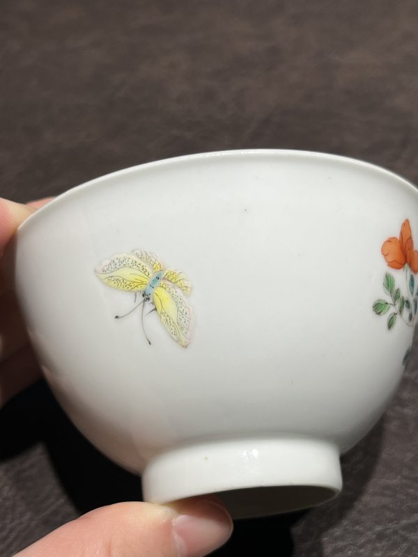 清乾隆 粉彩折枝花卉纹茶圆一对 - 图8