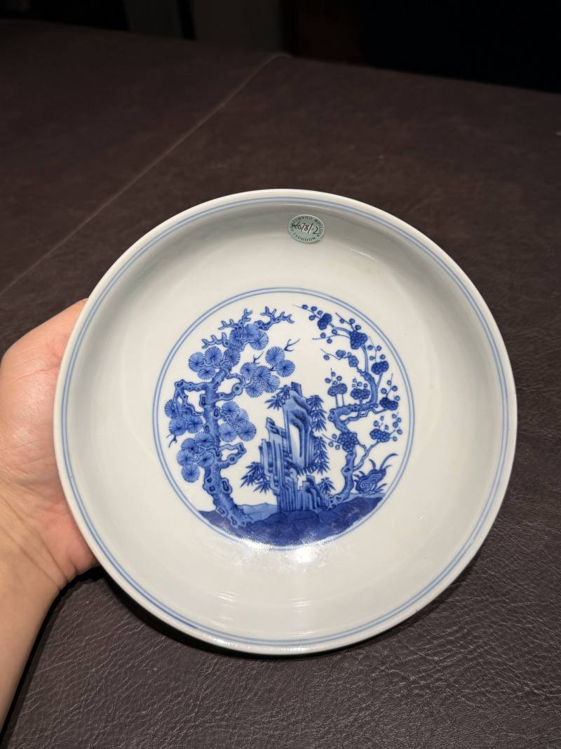 清乾隆 仿宣德青花庭院仕女纹盘 - 图9