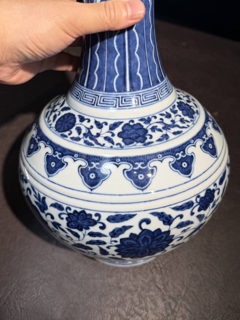 清光绪 青花缠枝莲赏瓶 - 图13