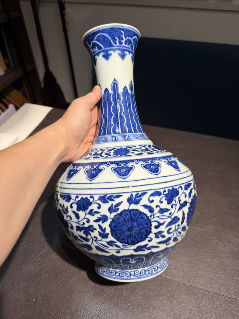 清光绪 青花缠枝莲纹赏瓶 - 图7