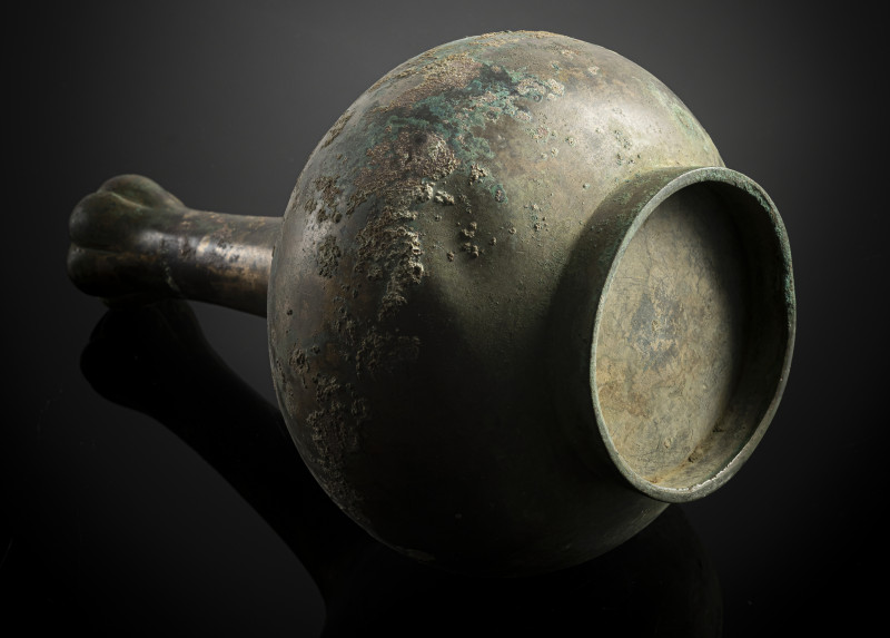 A bronze "garlic head" bottle vase - 图3