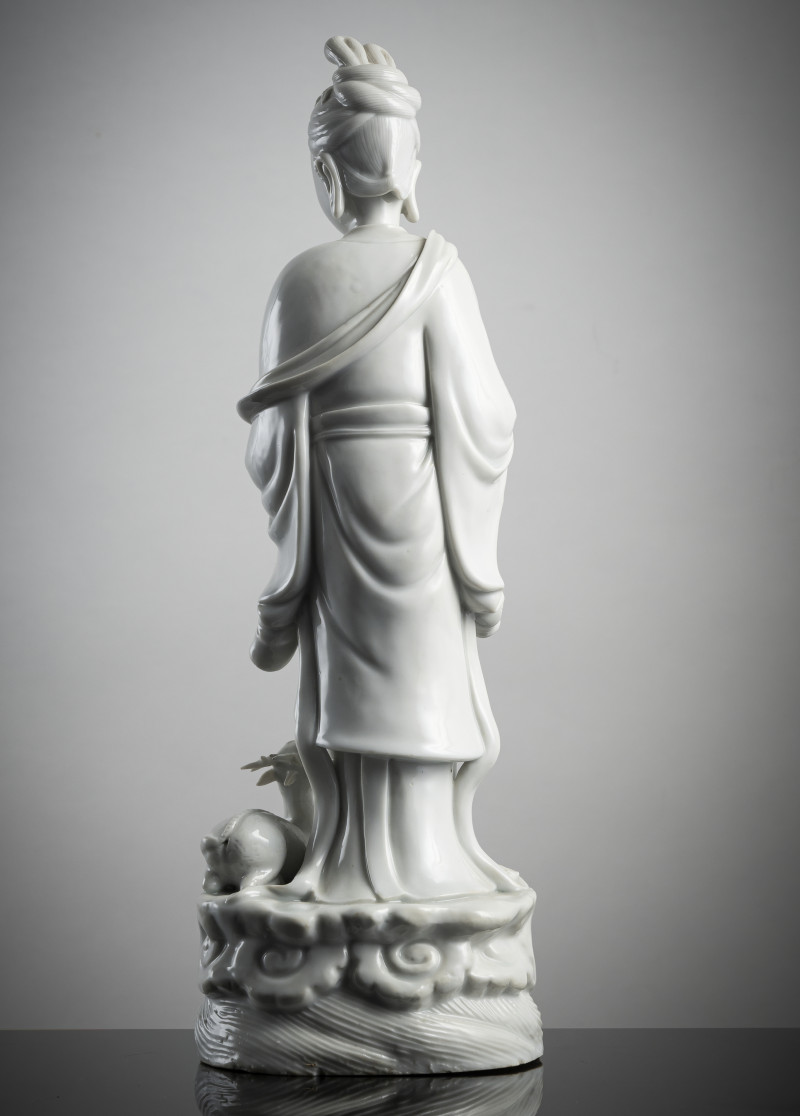 A Dehua figurine of an immortal with a deer and a jug - 图2