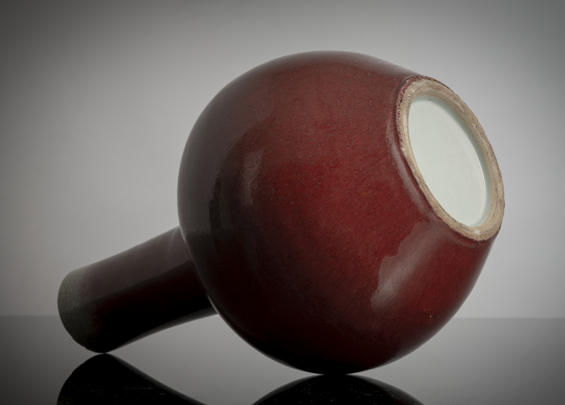 A copper-red glazed porcelain bottle vase 'tianqiuping' - 图4