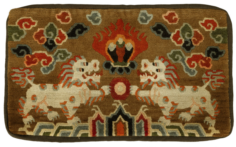 Two small carpets with lion dogs - 图3