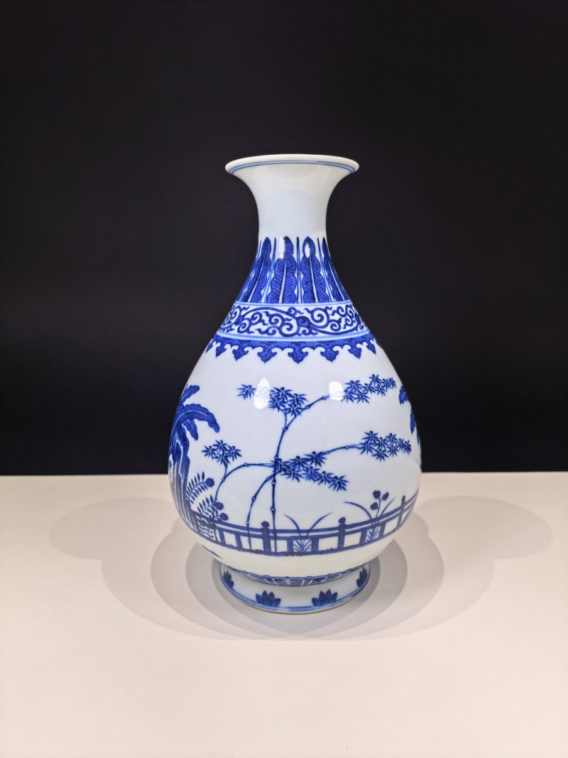 清同治 青花竹石芭蕉图玉壶春瓶 - 图5