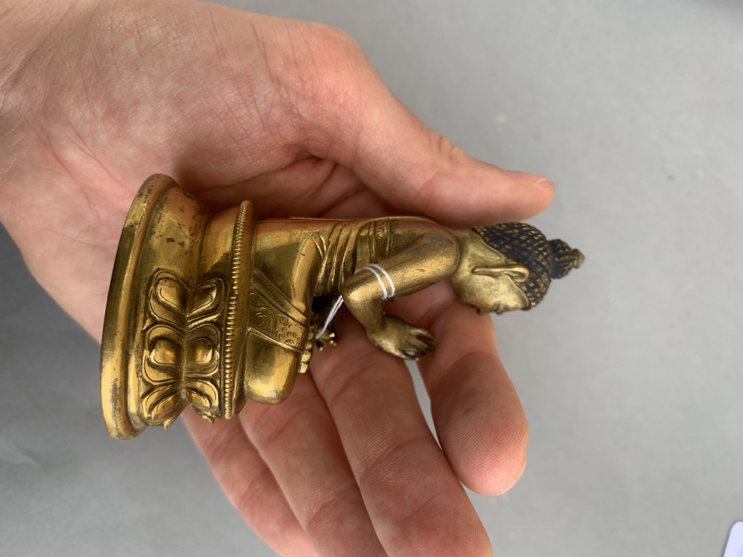 A PART-GILT BRONZE FIGURE OF BUDDHA SHAKYAMUNI - 图9