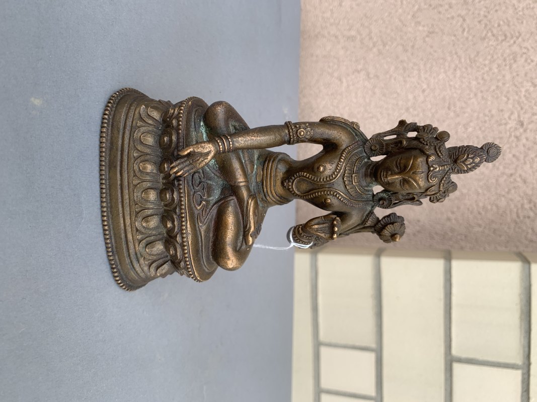 A BRONZE FIGURE OF A TARA - 图6
