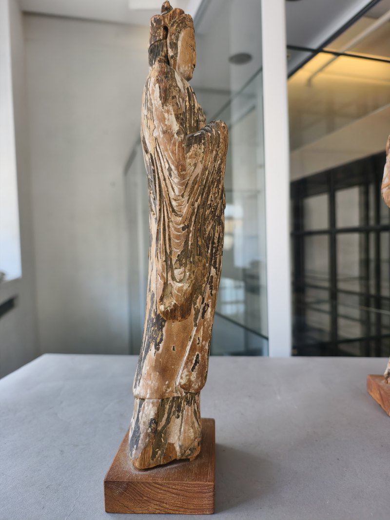 TWO WOOD FIGURES OF BODHISATTVAS - 图7