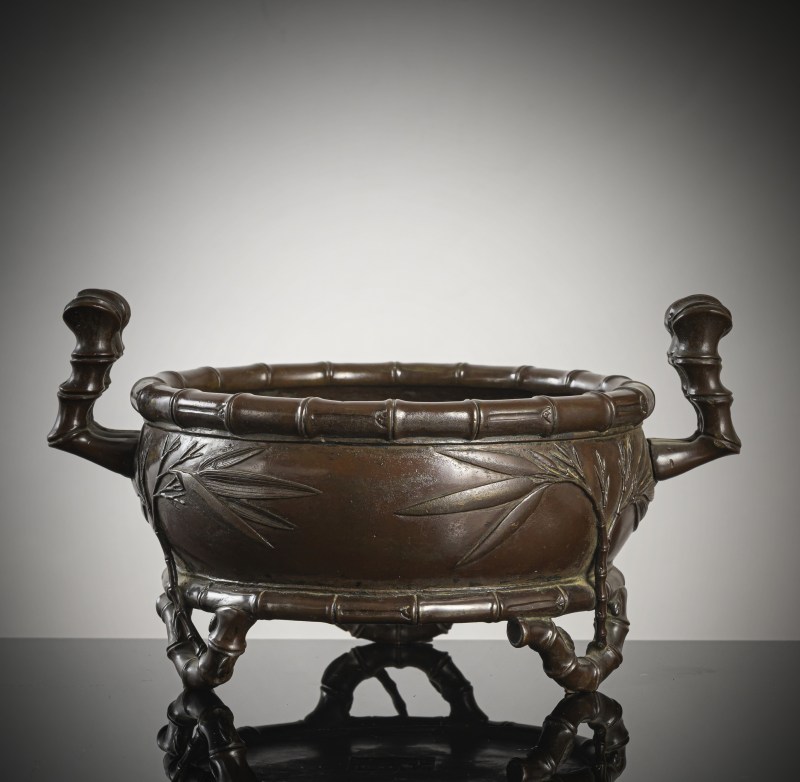 A well cast bronze incense burner with bamboo decoration in relief - 图2