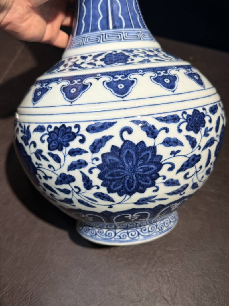 清光绪 青花缠枝莲赏瓶 - 图14