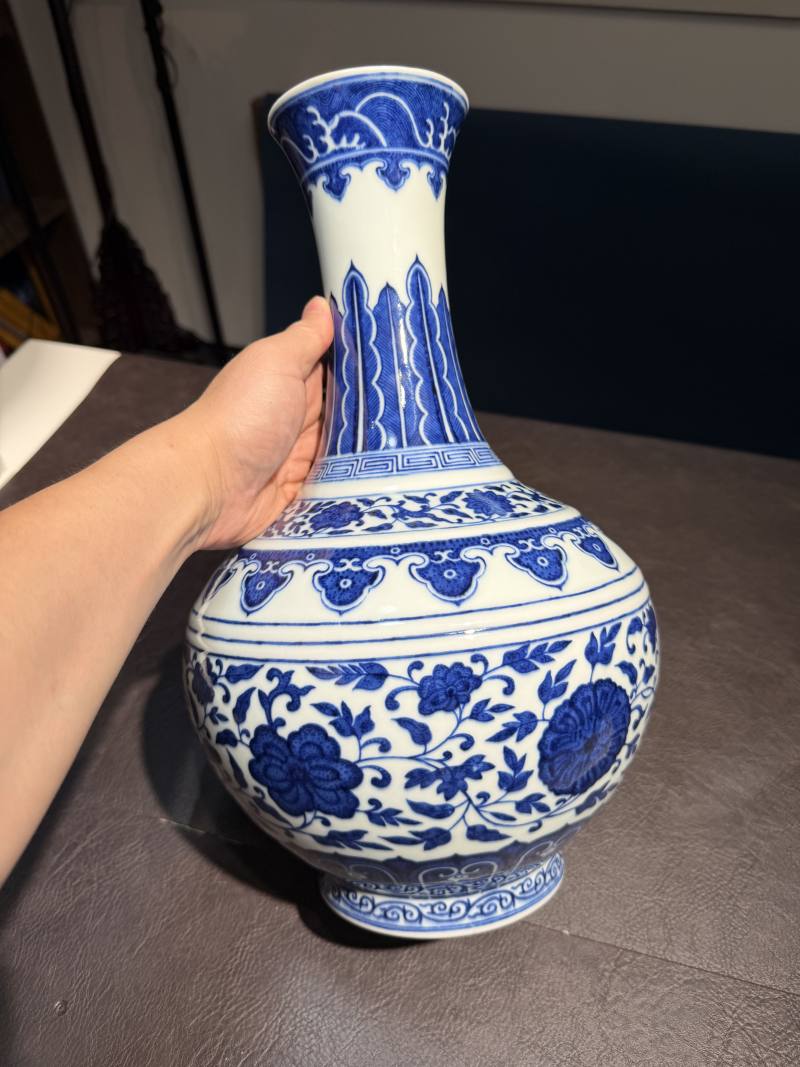 清光绪 青花缠枝莲纹赏瓶 - 图8