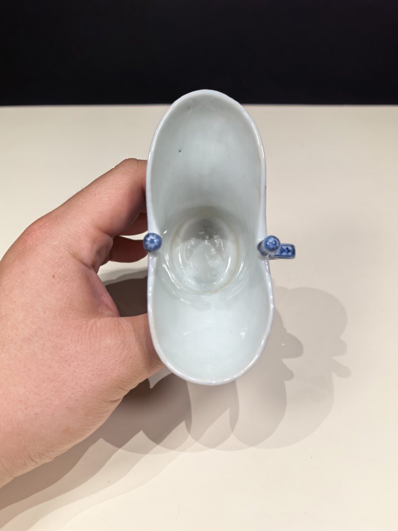 清乾隆 青花云鹤纹爵杯及江山一统爵盘一套 - 图15