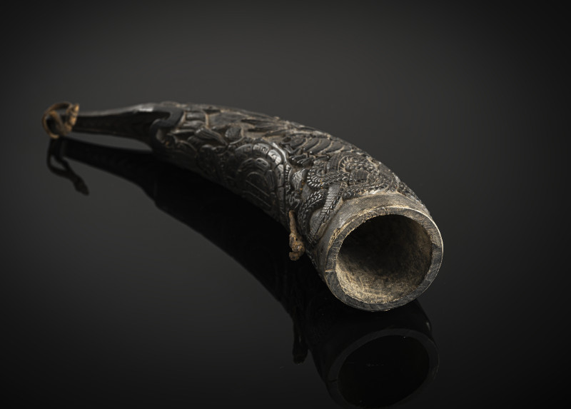 A FINE CARVED HORN MAGICAL POWDER CONTAINER - 图6