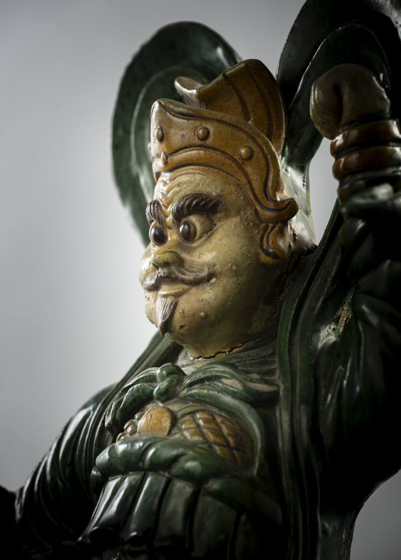 A large 'sancai' ceramic figure of a guardian - 图5