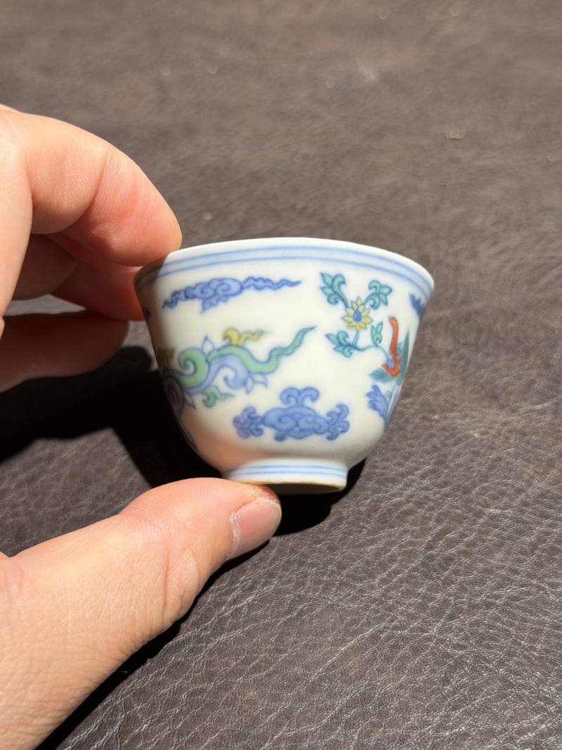 明成化 斗彩螭龙纹杯 - 图7